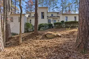 1525 Huntingford Dr, Marietta, GA 30068 - Photo 3