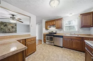 5323 Tracey Dr, Stone Mountain, GA 30088 - Photo 19