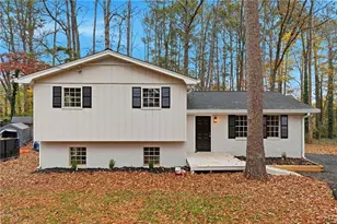 930 Kings Ct, Woodstock, GA 30189 - Photo 1