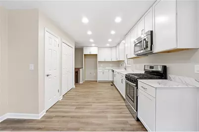 930 Kings Court, Woodstock, GA 30189 - Photo 7