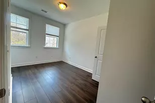 6577 Beacon Dr, Atlanta, GA 30328 - Photo 7