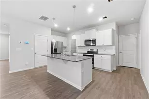 6615 Bluffview Dr, Douglasville, GA 30134 - Photo 3