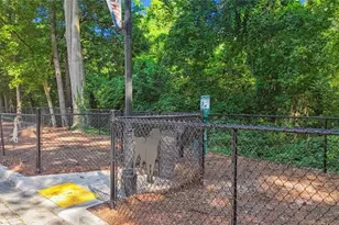 2910 Clairmont Road NE, Atlanta, GA 30329 - Photo 19