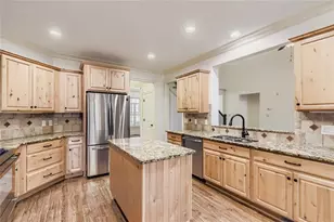 374 Beaumont Farms Dr, Sharpsburg, GA 30277 - Photo 9