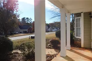 425 Berkshire Dr, Covington, GA 30016 - Photo 9