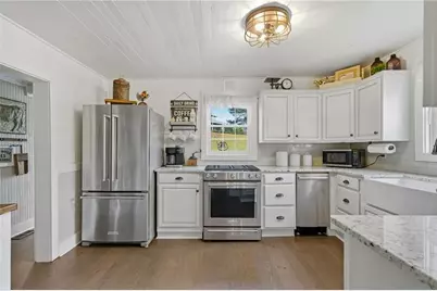 8525 Lanierland Farms Drive, Gainesville, GA 30506 - Photo 13