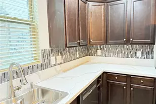 3925 Dunaire Dr, Stone Mountain, GA 30083 - Photo 9