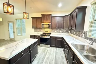 3925 Dunaire Dr, Stone Mountain, GA 30083 - Photo 7