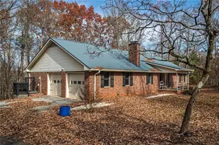 323 McCartan Trl, Clarkesville, GA 30523 - Photo 3