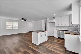 9056 Chestnut Lake Dr, Jonesboro, GA 30236 - Photo 11