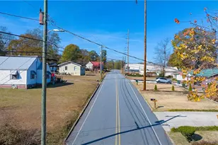 44 Clairmont Ave, Elberton, GA 30635 - Photo 13