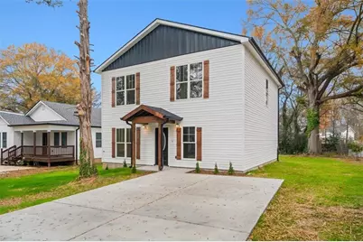 214 Gordon Avenue, Calhoun, GA 30701 - Photo 1