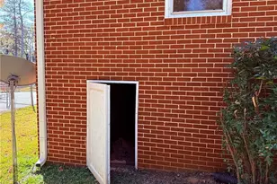 1226 Hickory Dr SW, Lilburn, GA 30047 - Photo 43