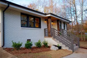 911 Lake Ct SE, Smyrna, GA 30082 - Photo 1