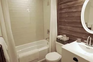 911 Lake Ct SE, Smyrna, GA 30082 - Photo 7