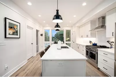 1649 Overlook Way NW, Atlanta, GA 30318 - Photo 9