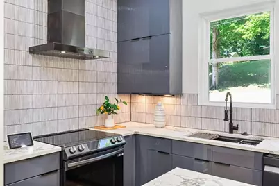 977 Fleetwood Circle SW, Atlanta, GA 30311 - Photo 9