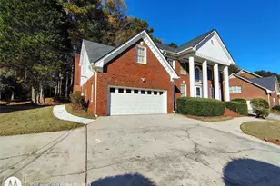 5121 Huntshire Ln, Lilburn, GA 30047 - Photo 3