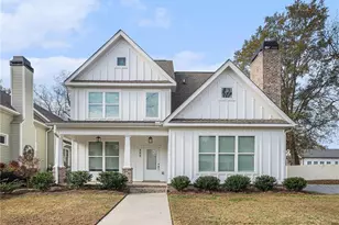 352 Davis St, Monroe, GA 30655 - Photo 1