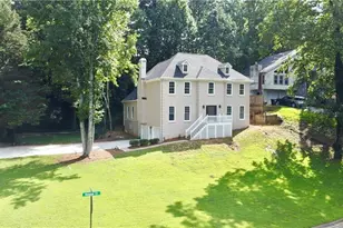 741 Maggie Ct, Kennesaw, GA 30144 - Photo 3