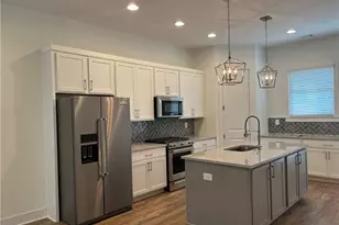 5603 Pine St, Flowery Branch, GA 30542 - Photo 9