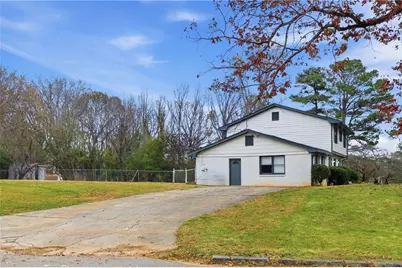 127 Old Rosser Rd SW, Lilburn, GA 30047 - Photo 23
