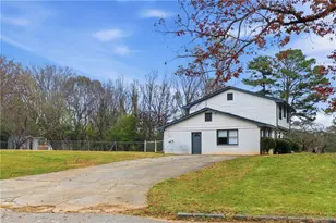 127 Old Rosser Rd SW, Lilburn, GA 30047 - Photo 23