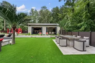 1386 Moores Mill Rd NW, Atlanta, GA 30327 - Photo 19