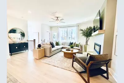 384 Sunset Hollow Street, Sugar Hill, GA 30518 - Photo 5