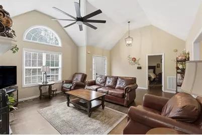 127 Prince Albert Court SW, Calhoun, GA 30701 - Photo 9