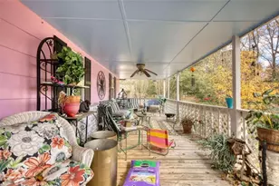 279 Spring St, Winder, GA 30680 - Photo 5