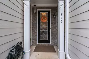 925 Pierce Ivy Ct, Lawrenceville, GA 30043 - Photo 3