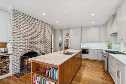 2010 Rivermeade Way NW, Atlanta, GA 30327 - Photo 9