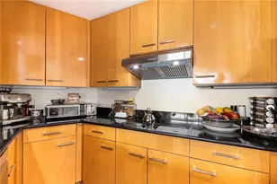 700 Park Regency Pl NE, Atlanta, GA 30326 - Photo 13