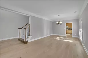 2412 Retreat Close, Marietta, GA 30066 - Photo 7