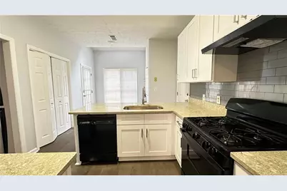 430 Meadowfield Trail, Lawrenceville, GA 30043 - Photo 11