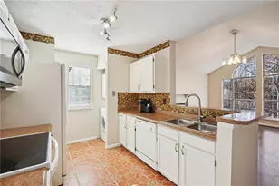 909 Wentworth Ct, Alpharetta, GA 30022 - Photo 13