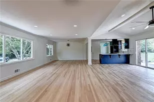 6085 Glenridge Dr, Sandy Springs, GA 30328 - Photo 5