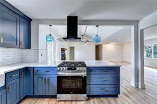 6085 Glenridge Dr, Sandy Springs, GA 30328 - Photo 17