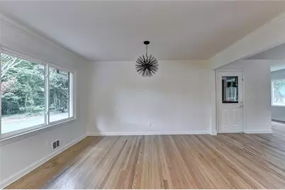 6085 Glenridge Drive, Sandy Springs, GA 30328 - Photo 13