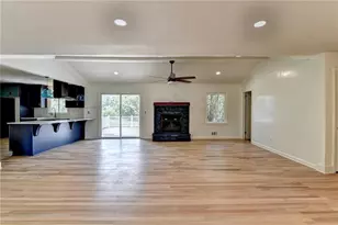 6085 Glenridge Dr, Sandy Springs, GA 30328 - Photo 9