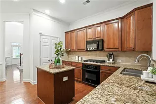 3643 Gambrell Ln NE, Atlanta, GA 30319 - Photo 9