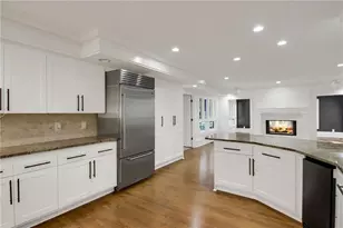 1092 Norwich Cir NE, Atlanta, GA 30324 - Photo 17