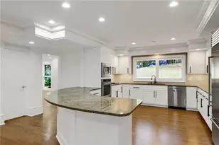 1092 Norwich Cir NE, Atlanta, GA 30324 - Photo 13