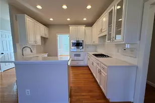 425 Arbor Creek Overlook, Roswell, GA 30076 - Photo 9