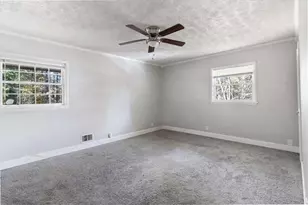 1999 Lindsey Ln, Decatur, GA 30035 - Photo 15