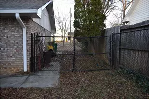 2479 Kingsland Dr, Dunwoody, GA 30360 - Photo 55