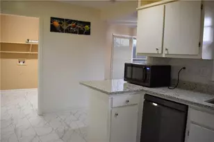 2479 Kingsland Dr, Dunwoody, GA 30360 - Photo 15