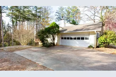 1937 Crescent Drive, Snellville, GA 30078 - Photo 15
