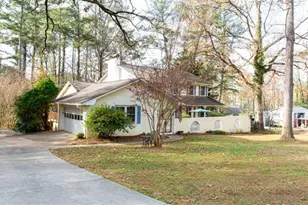 1937 Crescent Dr, Snellville, GA 30078 - Photo 9